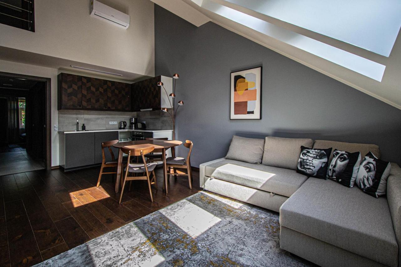 Quite Loft With Balcony And 3 Air Conditioners Praha Exteriér fotografie